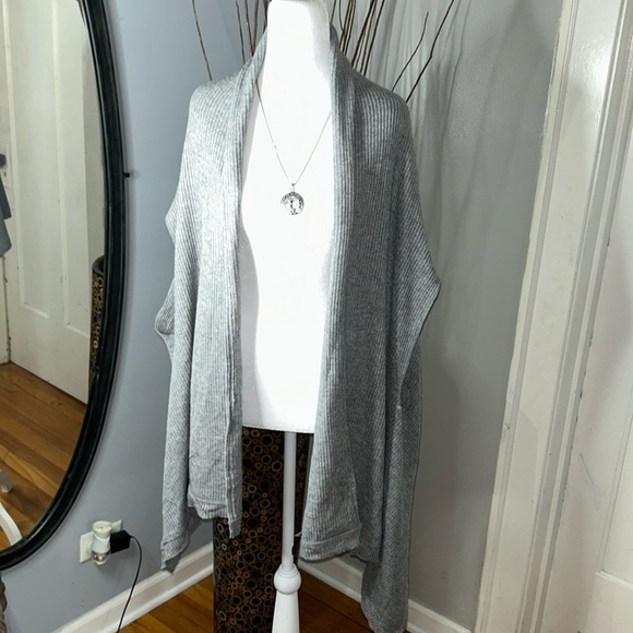 Gray Shrug cardigan with Soft Texture - Picture 3 of 5